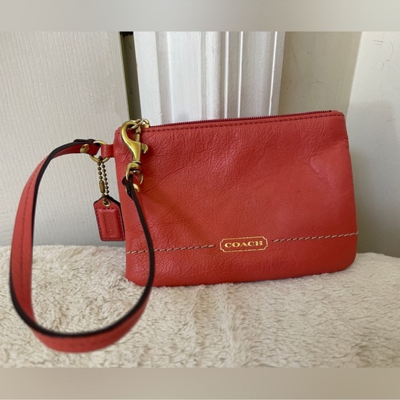 Coach Leather Wristlet like new - Picture 5 of 6